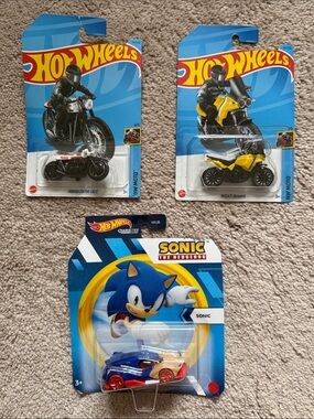 Hot Wheels - Sonic and Motorcycle Vehicles Toy Set - NEW